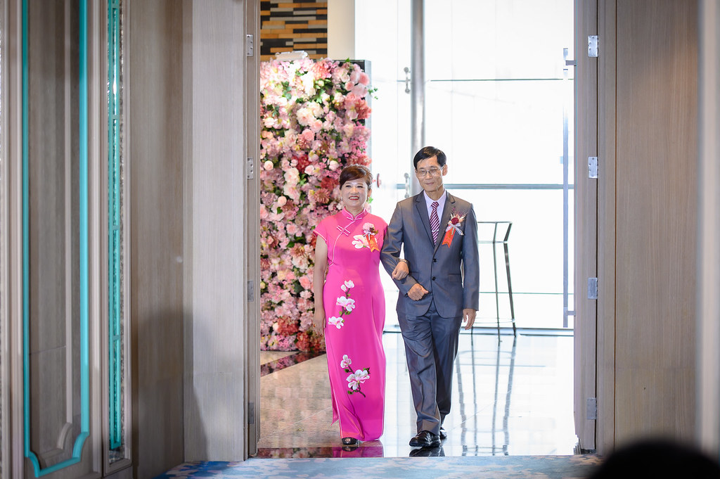 [婚禮攝影]家瑋曉婷 文定迎娶午宴 @六福萬怡酒店-最專業的團隊完成每場完美婚禮紀錄，拍的不只好更要快! #婚禮拍立得