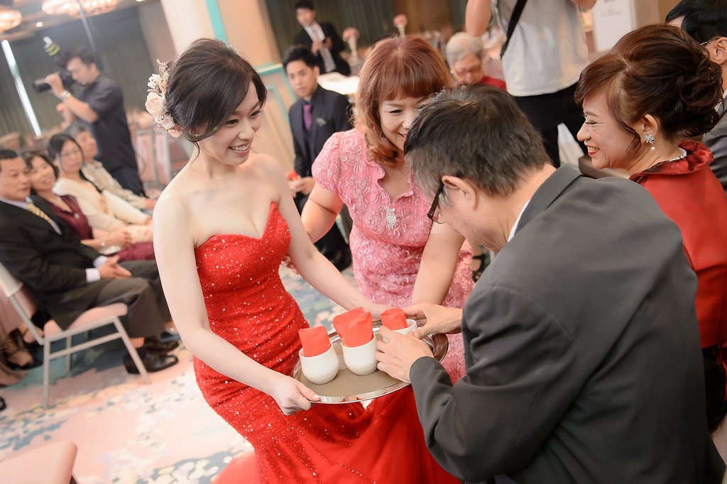 [婚禮攝影]家瑋曉婷 文定迎娶午宴 @六福萬怡酒店-最專業的團隊完成每場完美婚禮紀錄，拍的不只好更要快! #婚攝作品
