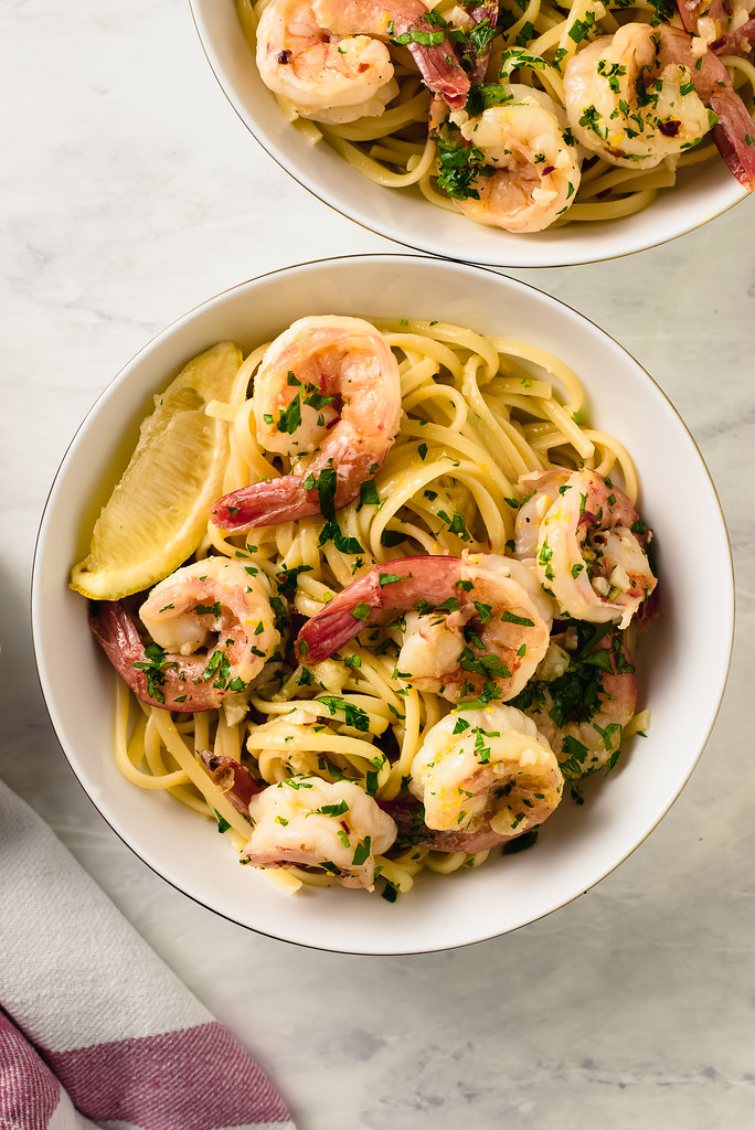 Quick and Easy Shrimp Scampi Recipe with White Wine and Lots of Garlic