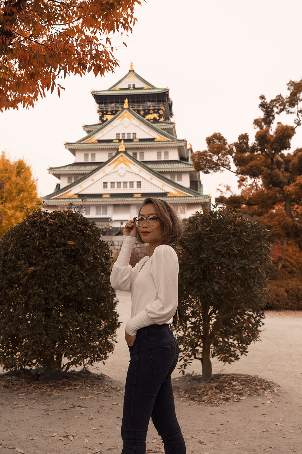 06osaka-castle-japan-fallfoliage-autumn-travel