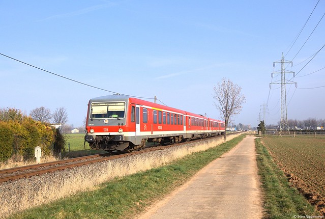 628 501 und 628 532 als RB23 von Euskirchen nach Bad Münstereifel in Stotzheim am 7.03.14