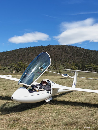 22march2020 swwaveflight canberraglidingclub bunyanairfield gliding australia newsouthwales ls10st sm glider sailplane planeur segelflugzeug