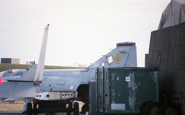 XT867 McDonnell F-4 Phantom FG1 msn 2546 BH 111Sq