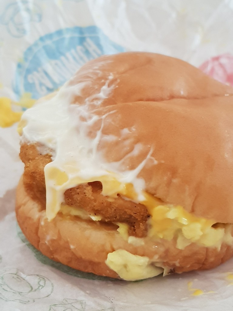 脆皮雞肉雞蛋三明治 Crispy Chicken & Scramble Egg Sandwich rm$6.42 (rm$6.81 w/Tax) & 拿铁 Latte rm$6.70 @ 麦当劳 McDonald's Drive Thru SS15