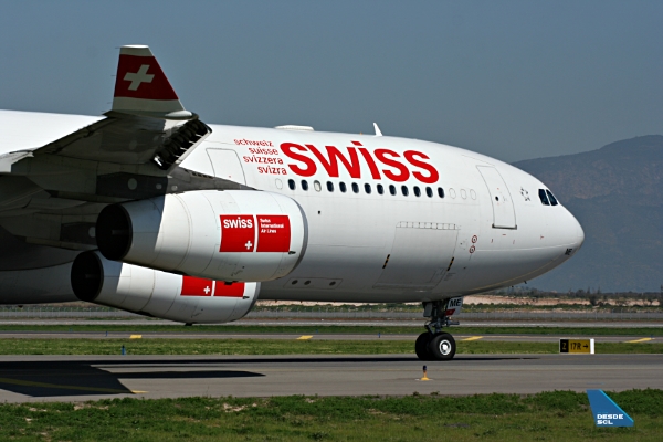 Swiss A340-300 front (A. Ruiz)