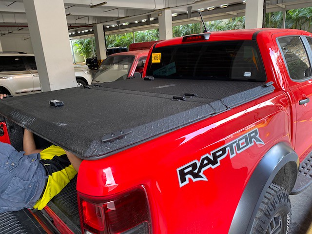 An Aluminum Truck Bed Cover On A Ford Ranger Raptor Flickr
