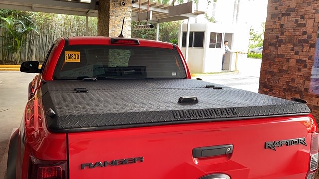 An Aluminum Truck Bed Cover On A Ford Ranger Raptor Flickr