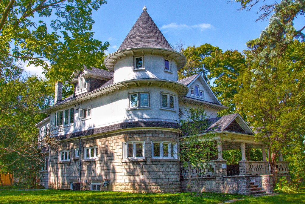 Aurora Ontario - Canada - Poplar Villa - The Chateau 1912