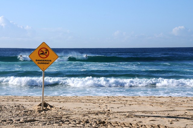 dangerous current (bondi beach - sydney, australia)