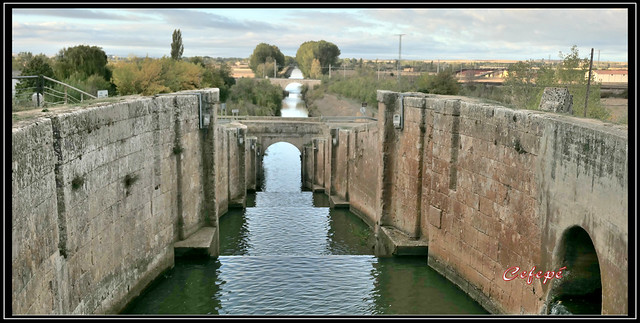 Camino de Santiago. Canal de Castilla. Esclusa. Frómista.