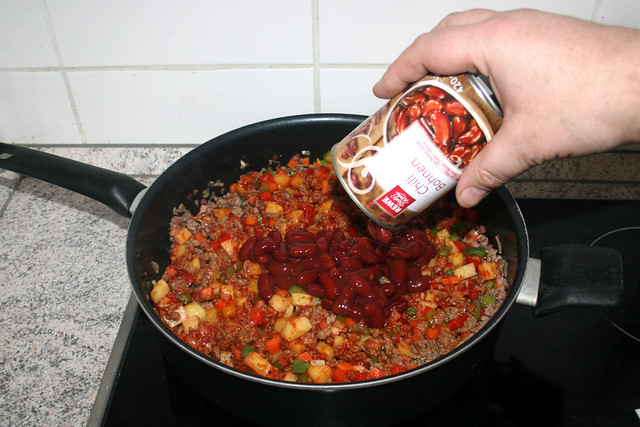27 - Chilibohnen addieren / Add chili beans