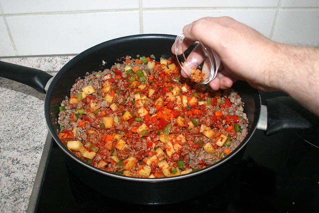 26 - Getrocknete Chilis einstreuen / Intersperse dried chilis