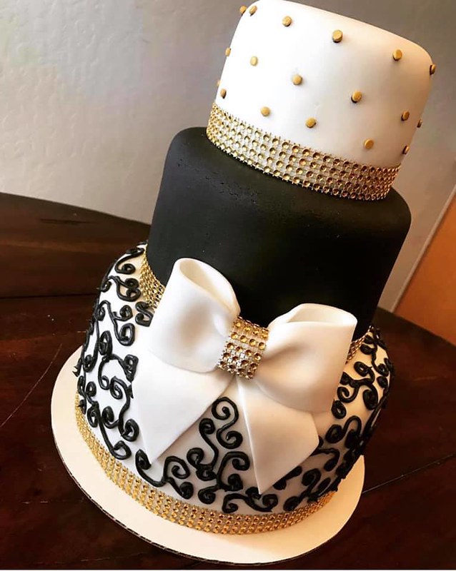 Cake by Kelsey Cakes