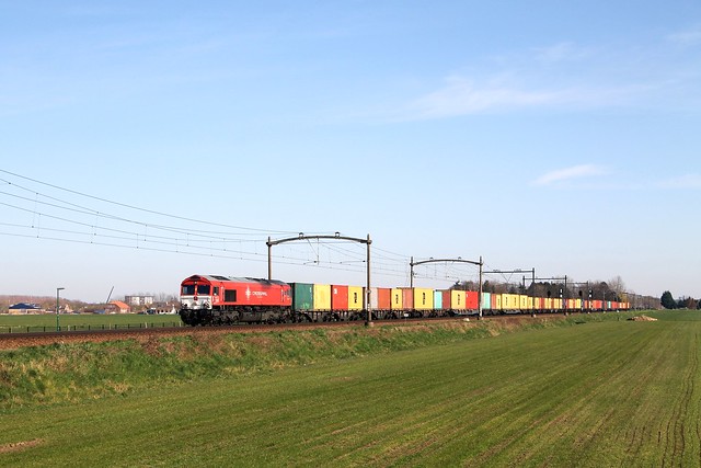 Crossrail Class 66 DE 6301 bij Hulten op 24-3-2020