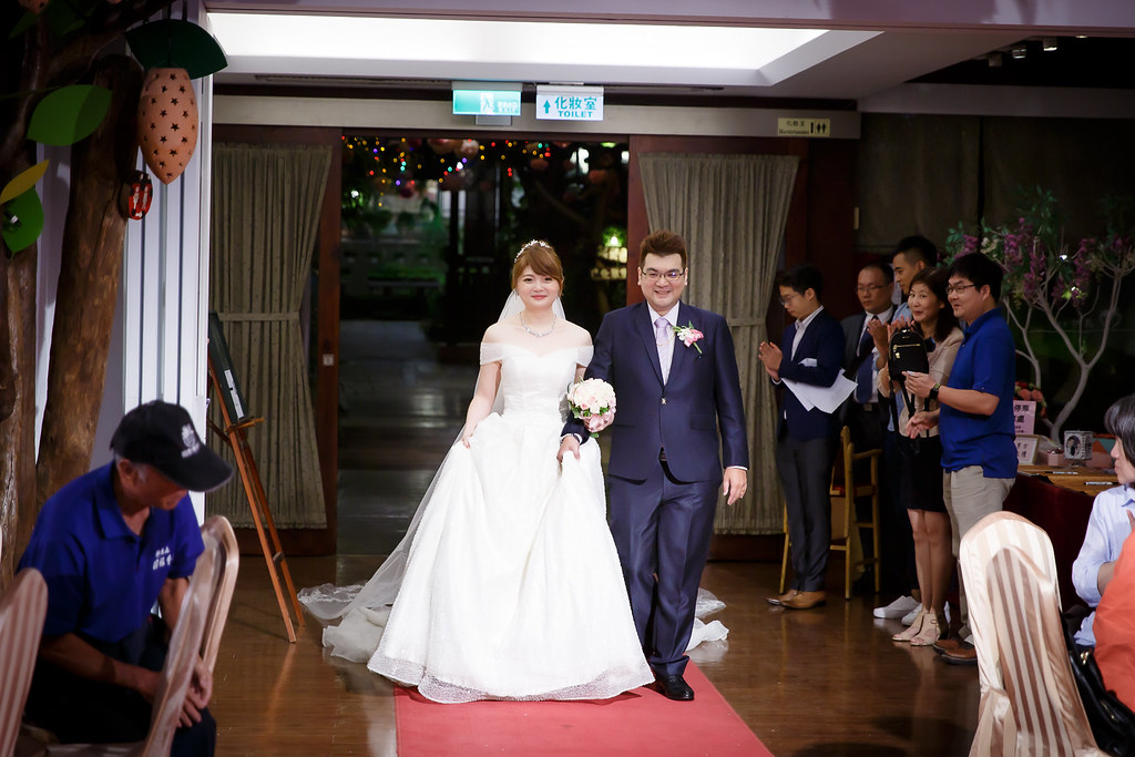 [婚禮攝影]奕翔驛帆 文定迎娶晚宴@台北花卉村-最專業的團隊完成每場完美婚禮紀錄，拍的不只好更要快! #婚攝作品