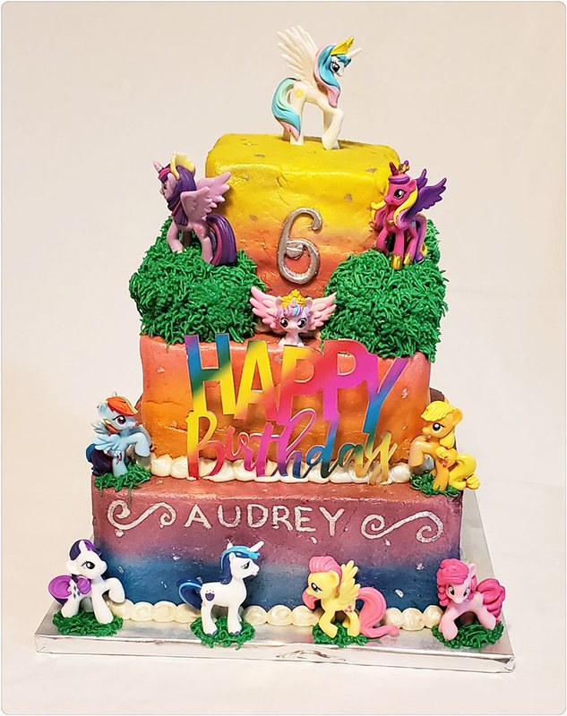Cake by Randi's Cakes & Cupcakes