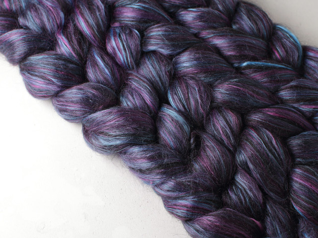 Indulgence British wool, baby Alpaca and Mulberry Silk blended top spinning fibre 100g in ‘Dark Crystal’