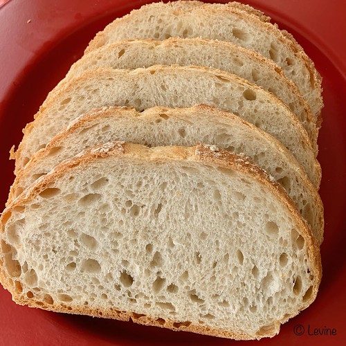 Knapperig wit brood