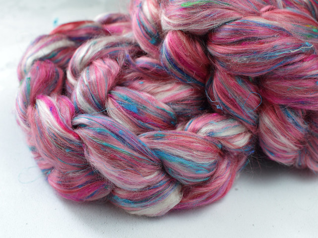 Karma Blend Bamboo, Recycled Sari Silk and Mint eco friendly combed top/roving spinning fibre 100g – ‘Moonage Daydream’