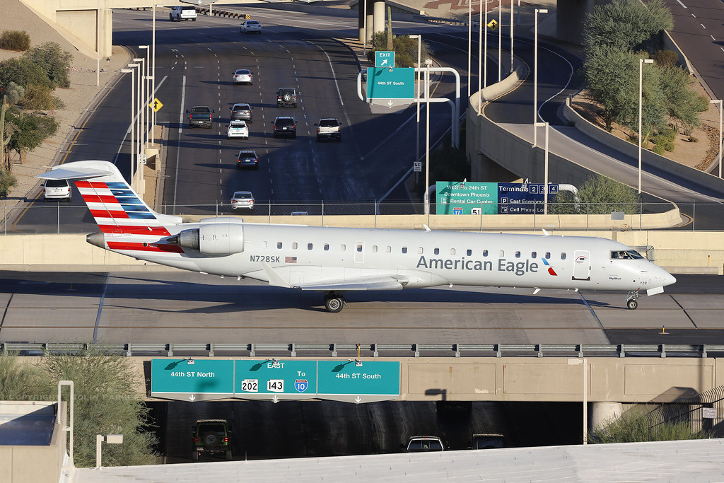 N728SK, Bombardier CRJ-700, American Eagle, Phoenix Sky Harbor