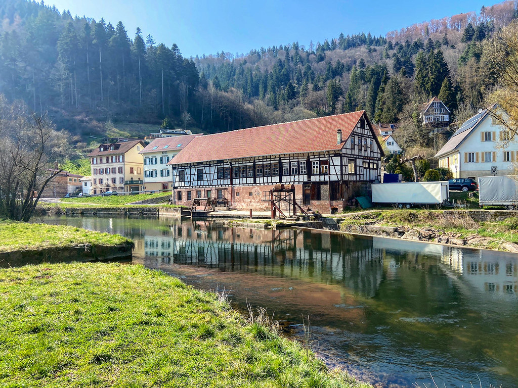 Yesterday I could go out a little in the Black Forest for a little hike, here we parked the car. We walked on the Wolfsschlucht near to Hirsau