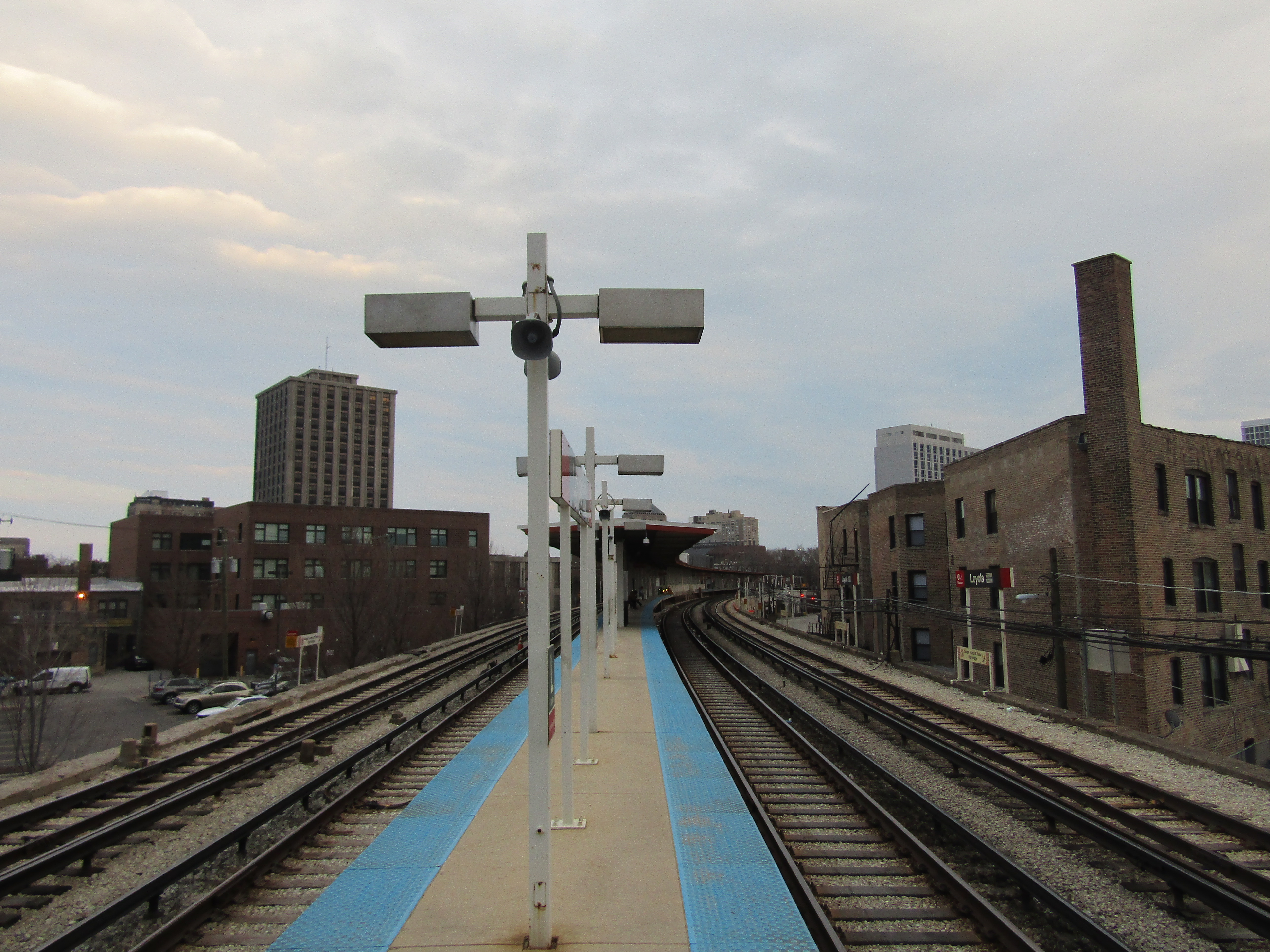 Loyola 'L' station - inbound platform