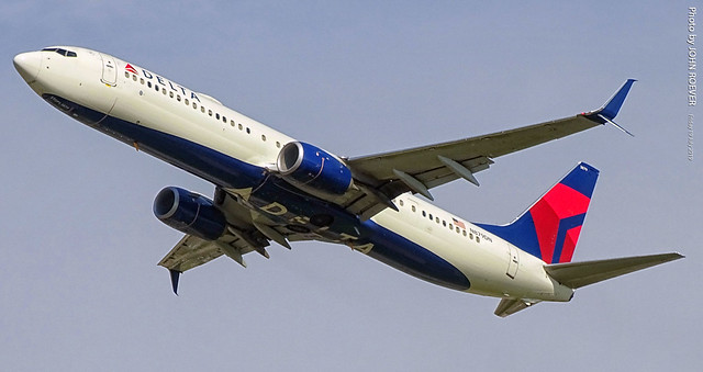 Delta 737 taking off from MSP Airport, 19 July 2019