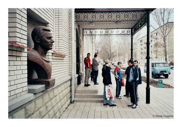 © René Nuijens - Yuri Gagarin buste outside his former school