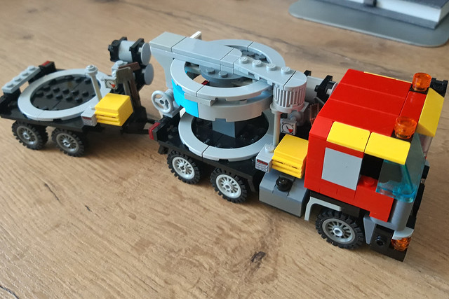 LEGO MAN f90 gussasphalt truck