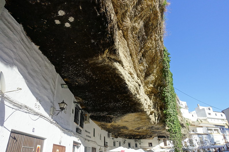 Setenil de las Bodegas (Cádiz) y sus sorprendentes calles cueva. - Recorriendo Andalucía. (9)