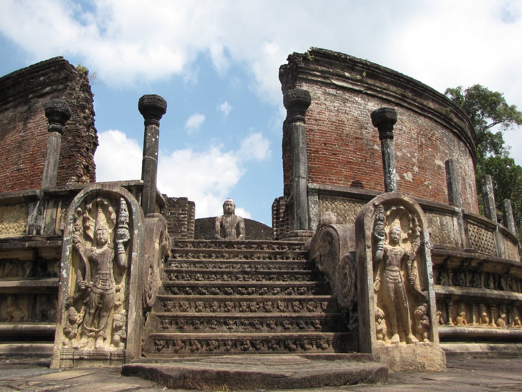 de 09 Polonnaruwa Watadage
