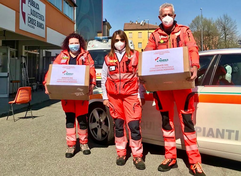 Coronavirus, Anpas Emilia Romagna distribuisce 20mila mascherine ai volontari