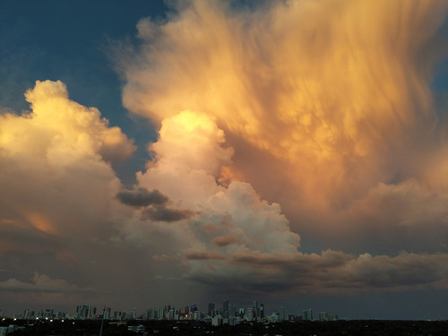 miami miamifl florida fl clouds sky skyline city urban usa unitedstatesofamerica buildings landscape sunset
