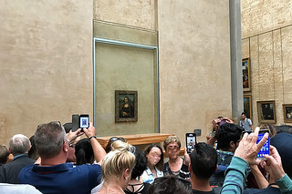 Paris - Louvre Monalisa crowd