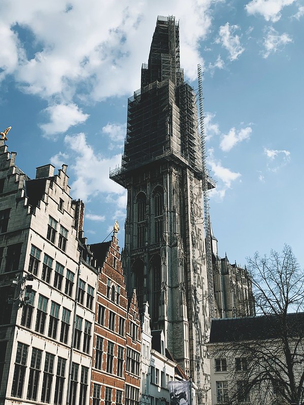 Torre de la Catedral desde Groenplaats 4