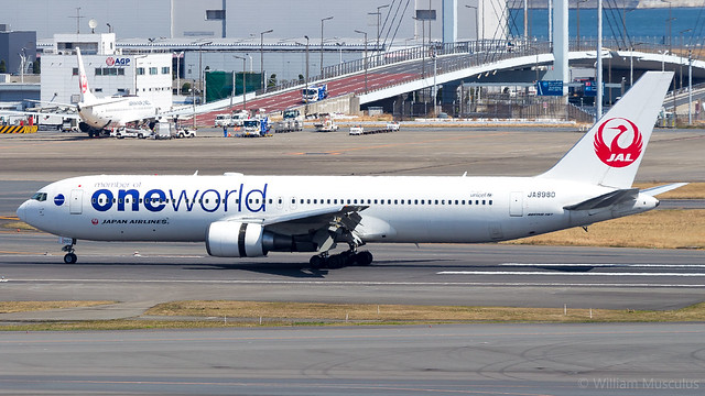 Boeing 767-346 JA8980 Japan Airlines - Oneworld Livery