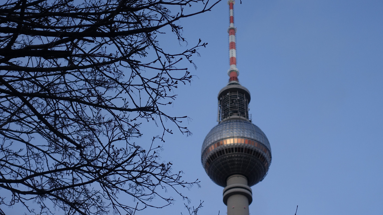 Berliner Fernsehturm (TV Tower),  Alexanderplatz, Berlin