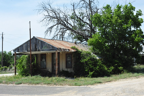 usa texas millscounty rural countrystore abandoned northwesterncentraltexas us183 decay rust weathered boardandbatten facade architecture signpole