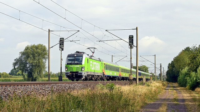 Railpool 193 827-3, vermietet an BTE, mit FLX 1803 Hamburg-Altona - Köln Hbf (Hüde).