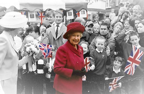 queenelizabeth queen majestic majesty royal royalty crowd tour qe2 aylesbury buckinghamshire bucks england flags flag unitedkingdom union jack