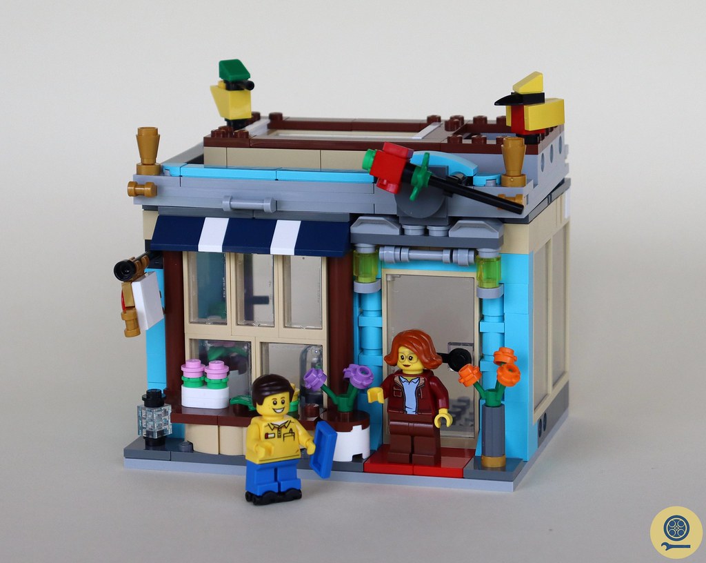 31105 Townhouse Toy Store 6