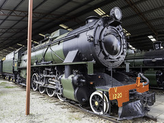 WAGR Steam Locomotive V1220 - built 1956 - see below