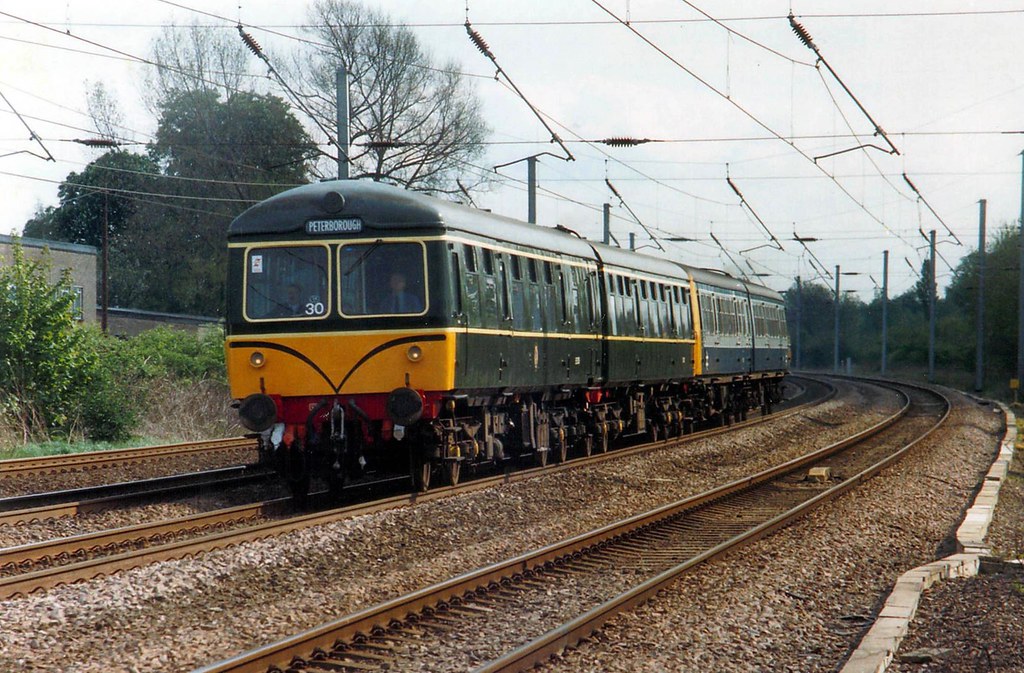 53359 | 53359 and 54122 leads the 16:10 Hitchin to Peterboro… | Flickr