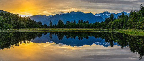 reflection mountcook mounttasman lakemathesontrack panorama mirrorimage sunrise