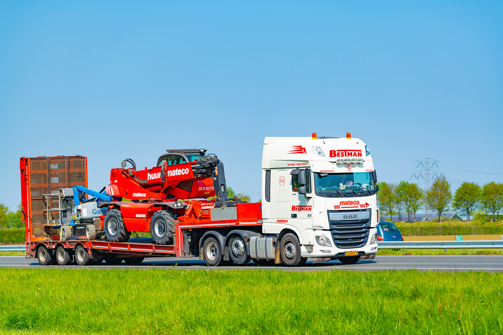 Truck Spotting on the A58/E312 Direction Kruiningen-Netherlands 17/04/2020.