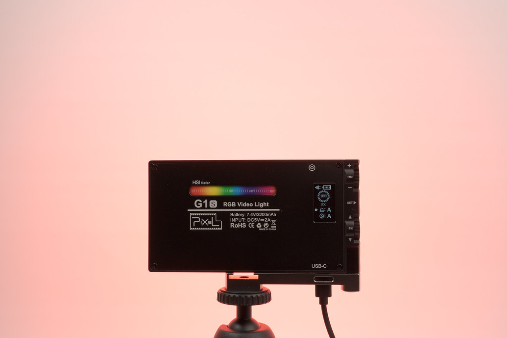 価格が安いカラーLEDライトのPIXEL G1sをレビュー。色温度とRGB調整が