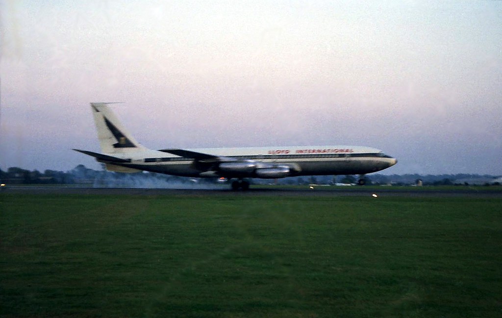 Lloyds Boeing 707 at Stansted 1971