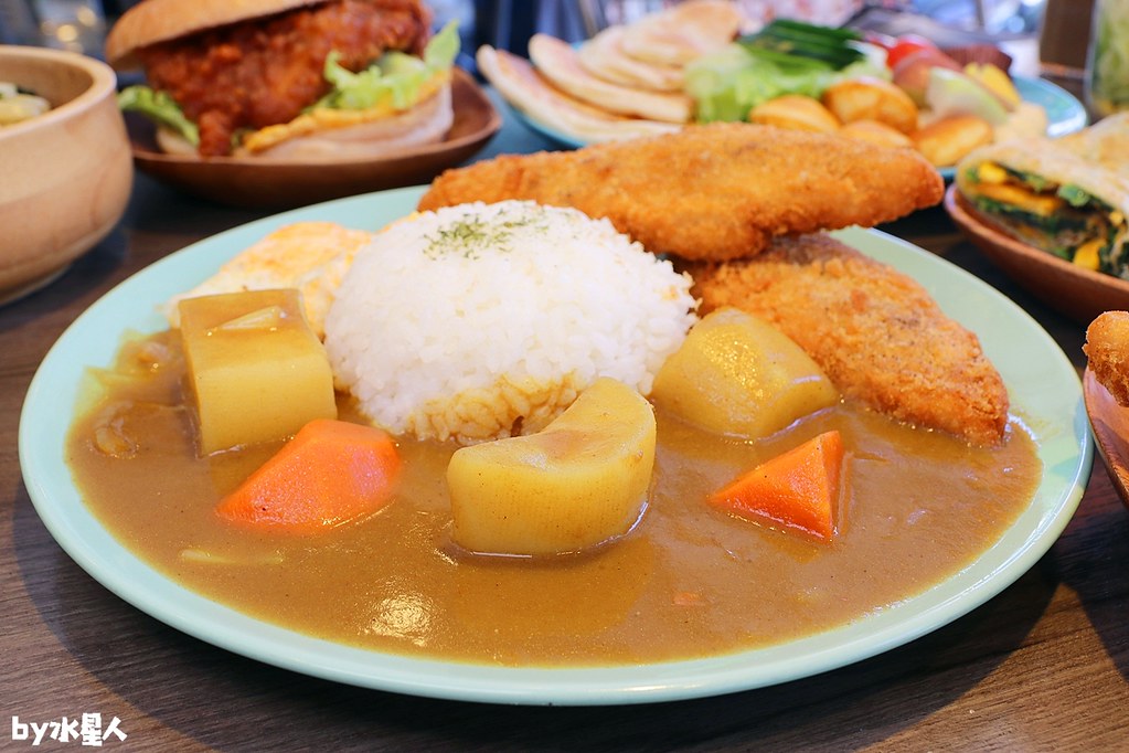 雙飛鏢魚排咖哩飯