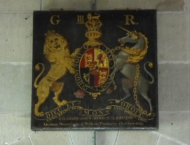 Royal Arms of George III, Dinedor