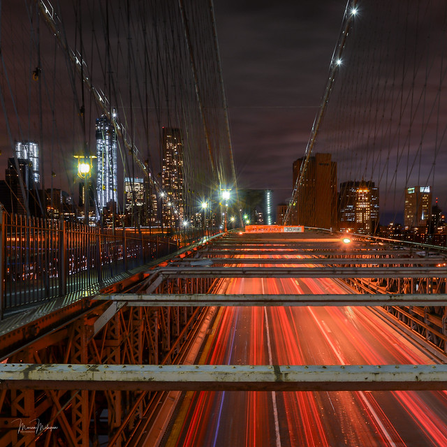 Heavy traffic over the Brooklyn bridge